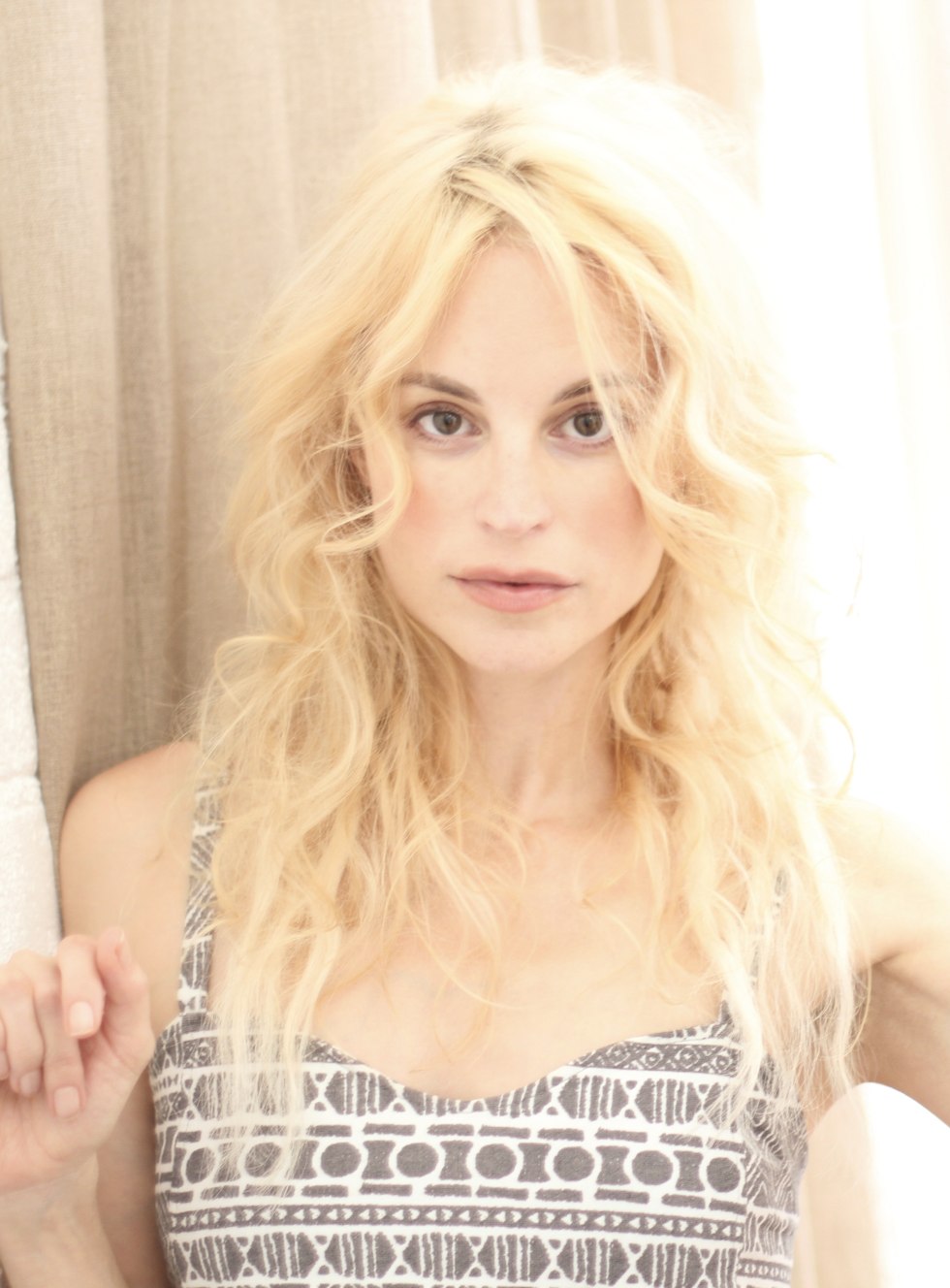 Catherine de Candowe in Dominion