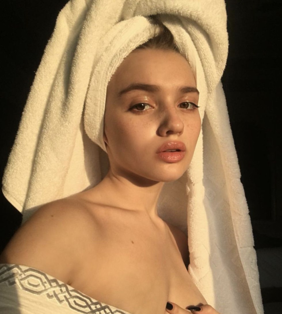 Angelina Iisman Maxim