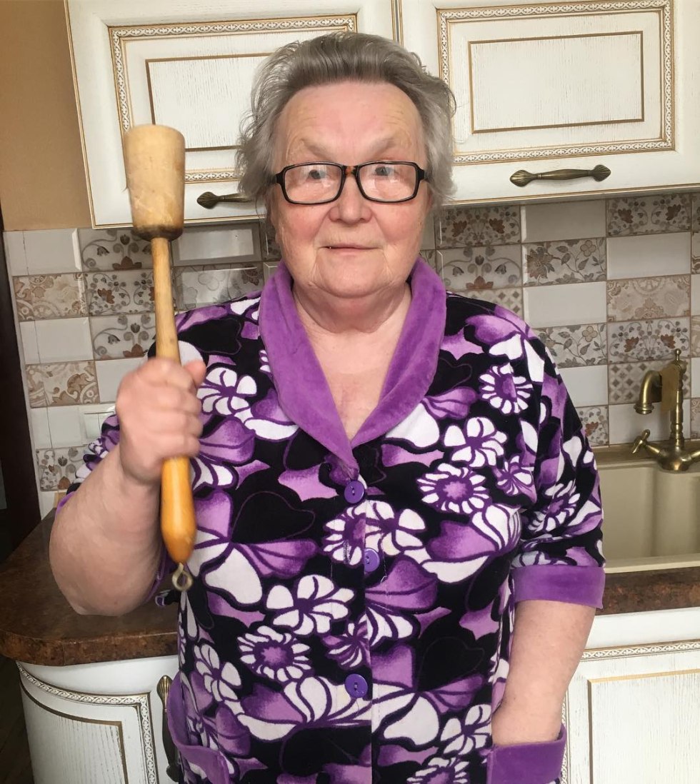 The old woman selfie