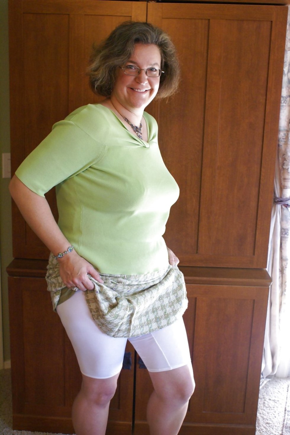 Adult women in pantalons