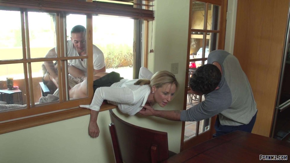 Hentai Futanari in a public place