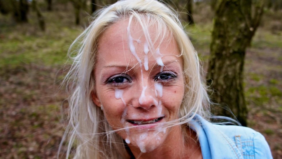 Cumshot on the face in nature