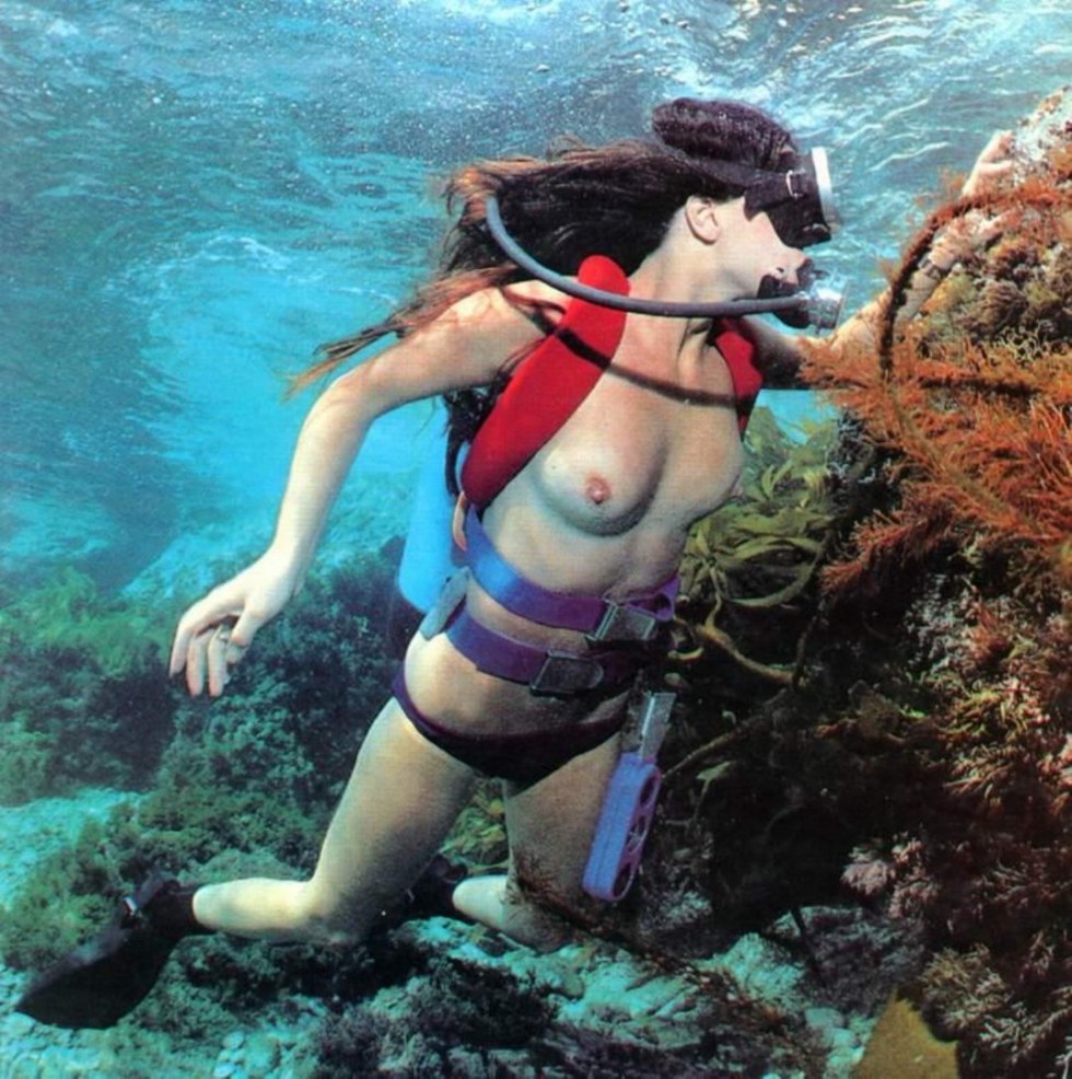 Submarine swimming a woman nude