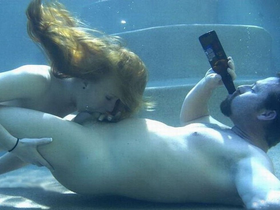 Fuck underwater in scuba dummy