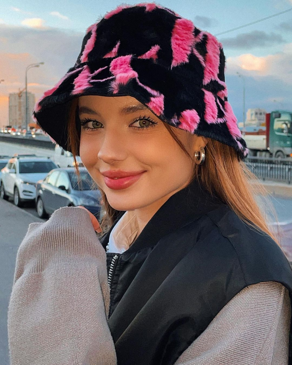 Elizaveta Vasilenko Toples