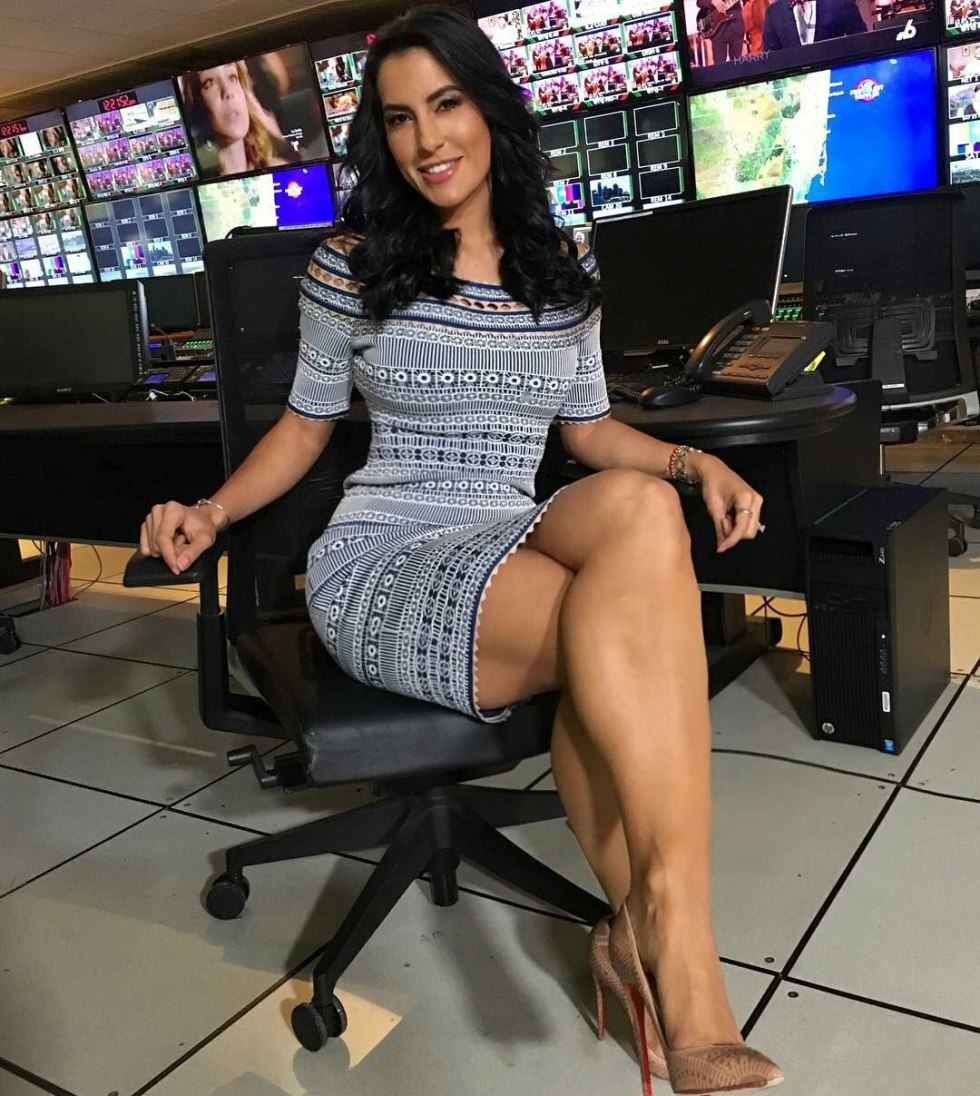 Jasmina Marazita in heels