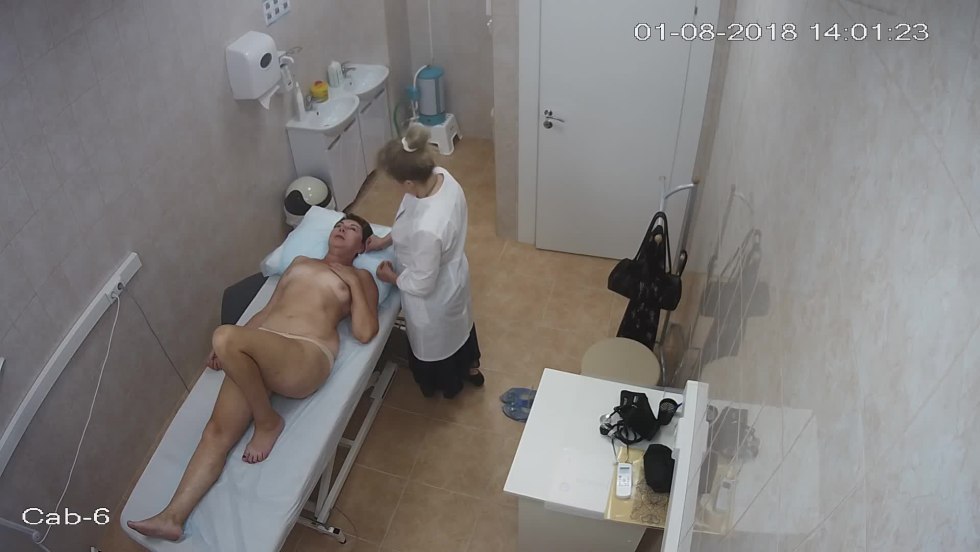 Spermoklicnik nurse in latex gets dick