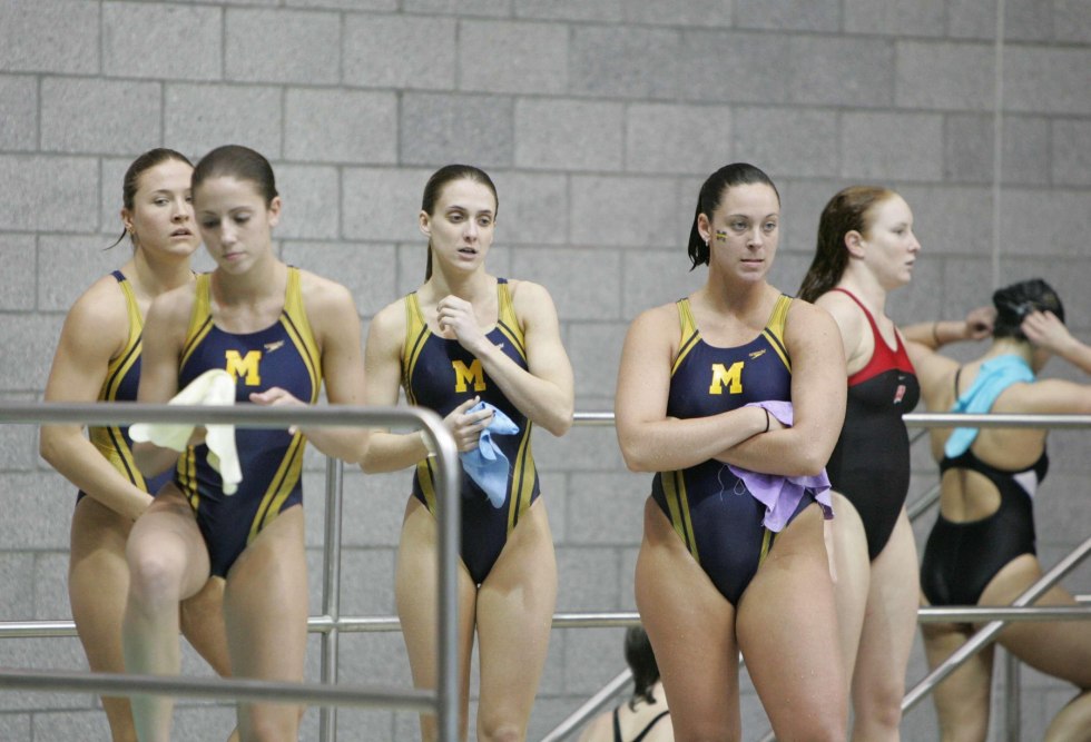 Show dancing in bikini