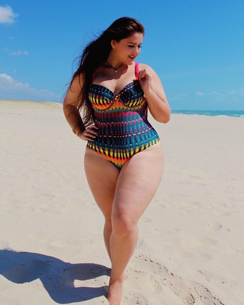 Puffy women with thick legs