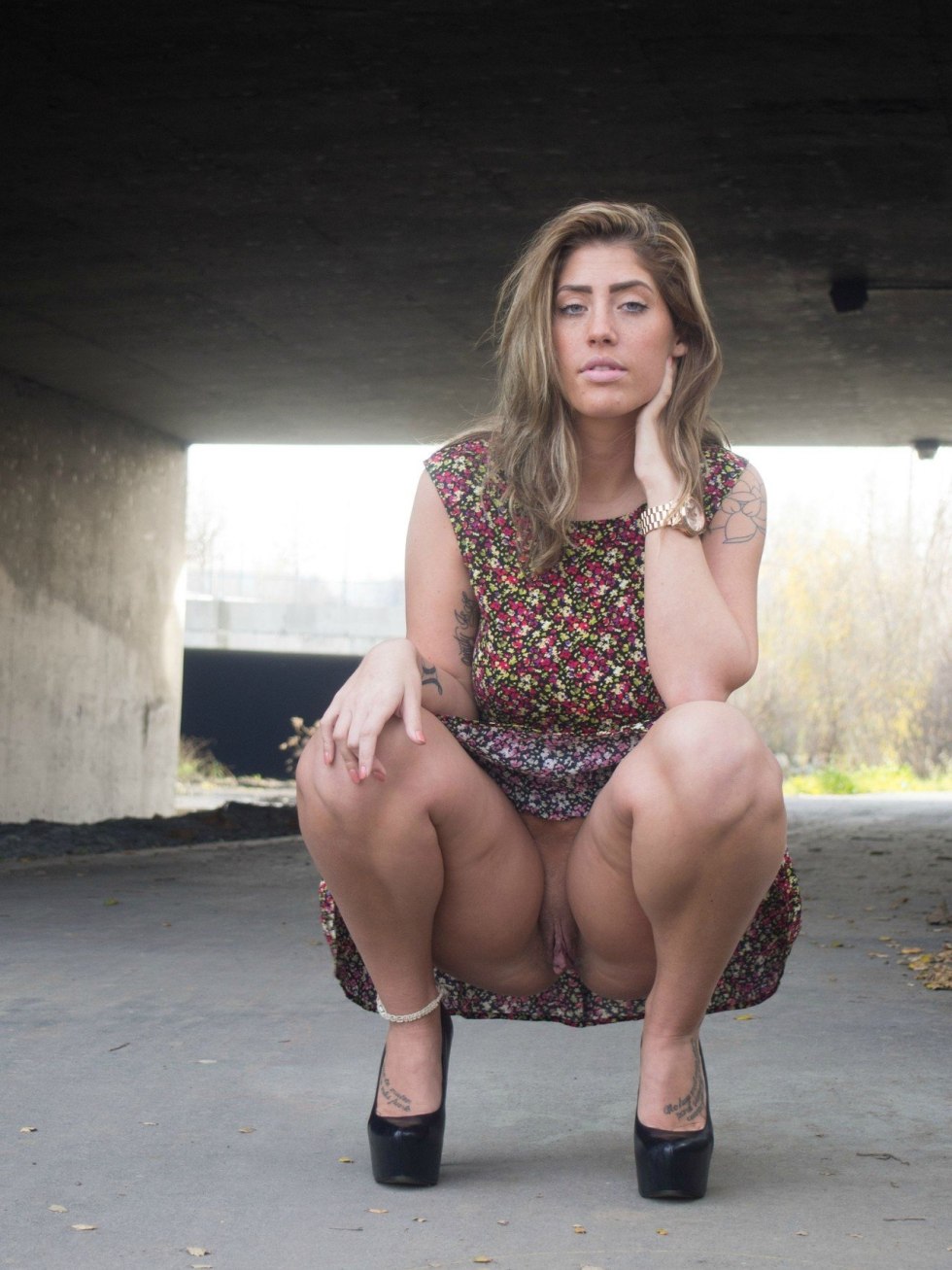 Mature without panties in nature