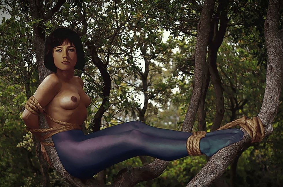 Naked blonde Natalia D