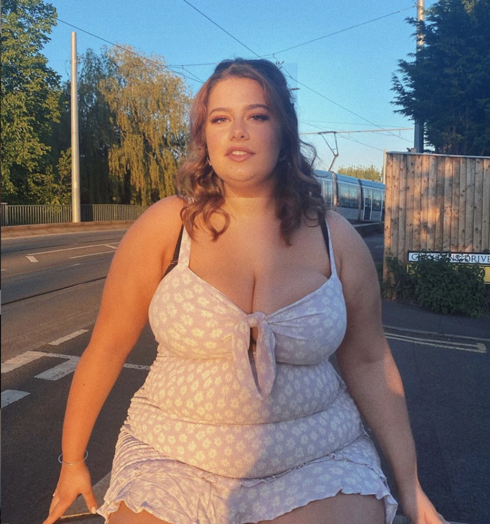 Anastasia Egorova model plus saz