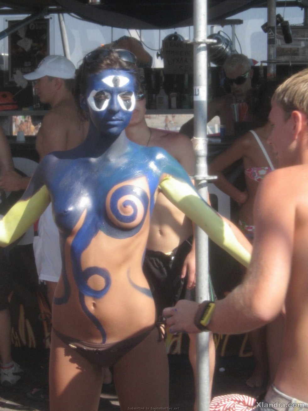 Family nudism competition