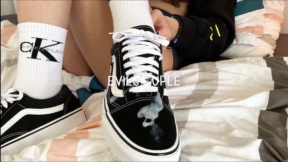 Foot fetish male in sneakers