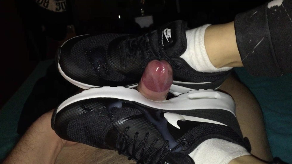Male fuck in sneakers