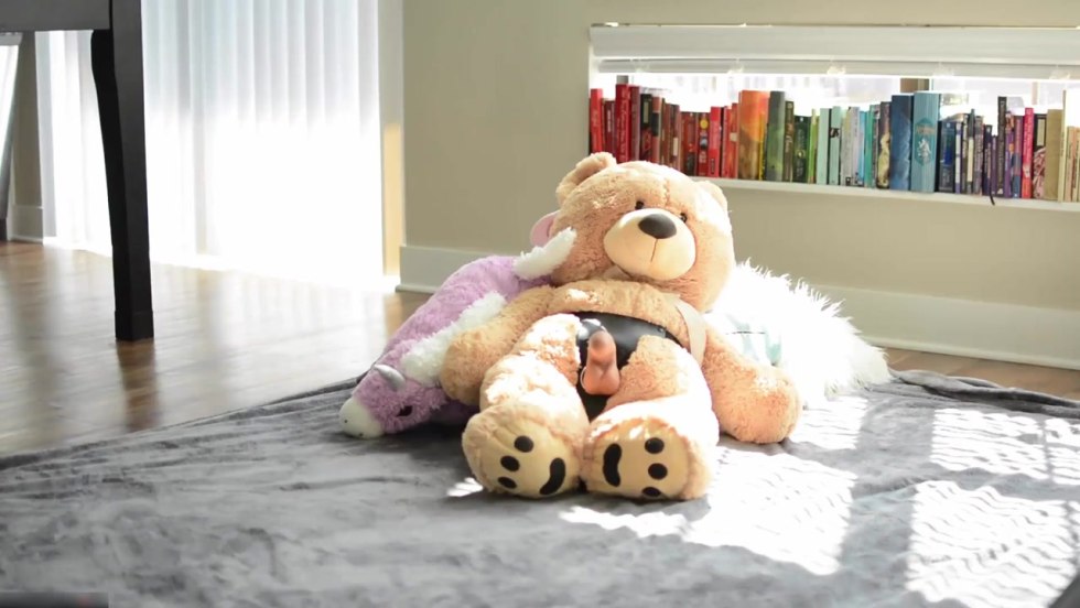 Tales from the borderlands Sasha and Reese Kiss