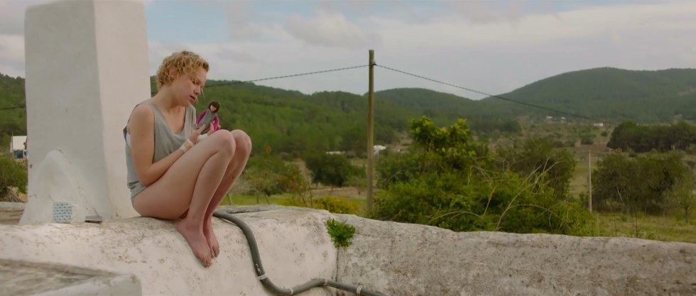 Julia Franz Gogol bed