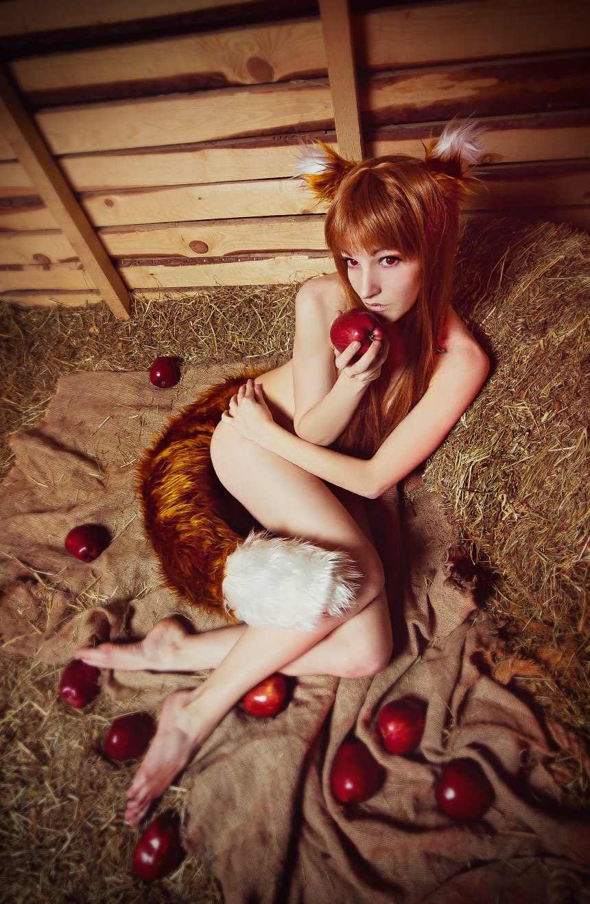 Alina red -hung cosplay