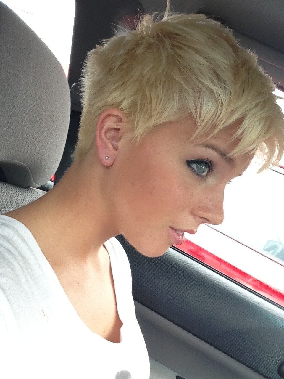 Mature porn actresses with a short haircut