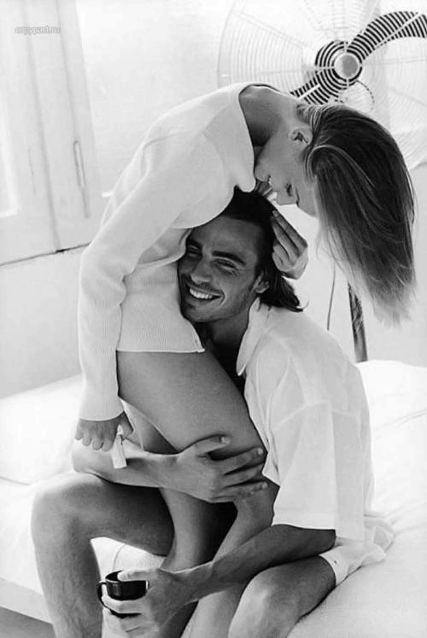 Home photo shoot with a guy