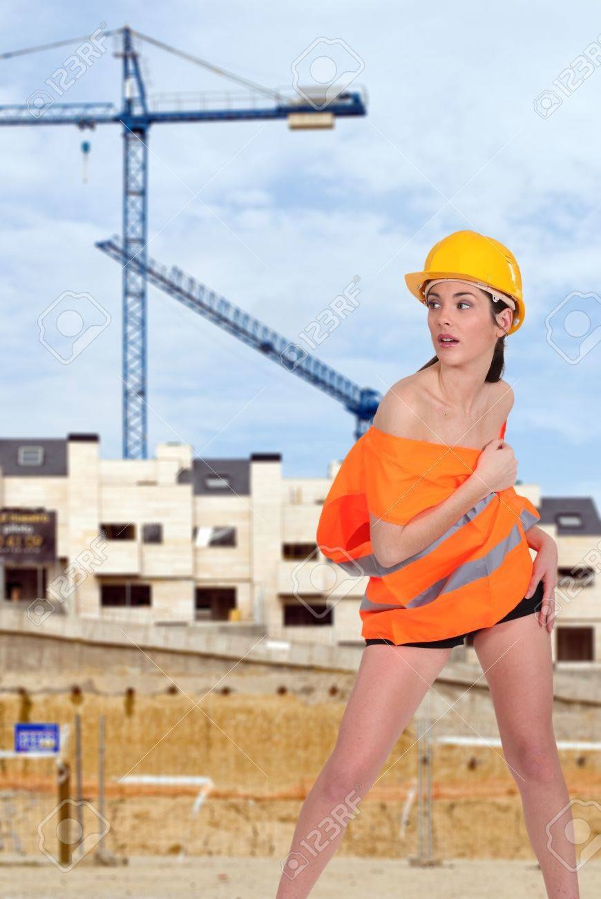 Fucking Women At the Construction Site (99 photos)