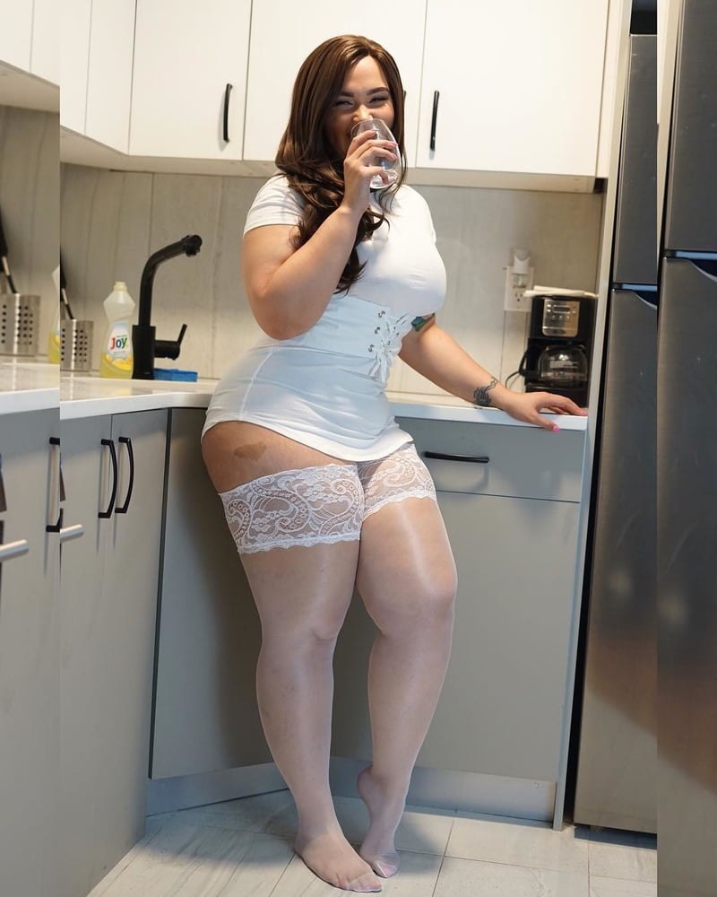 Women without panties in nature