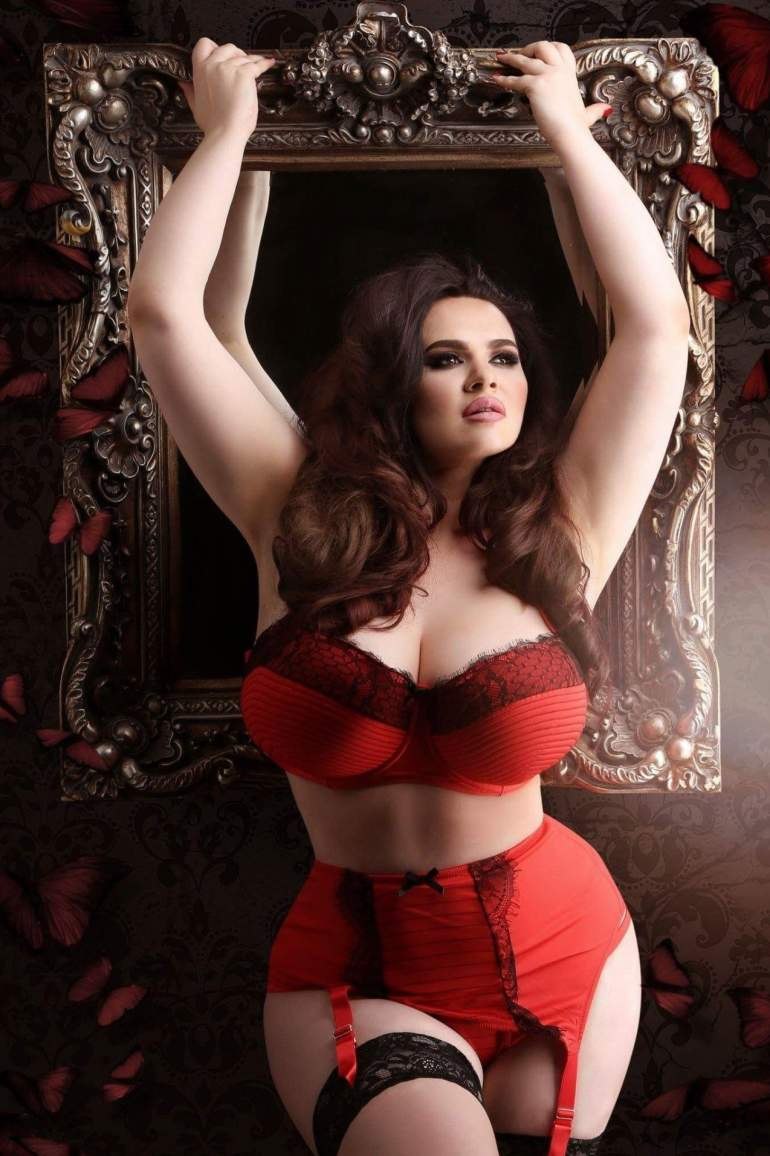 Young pyshki in beautiful underwear