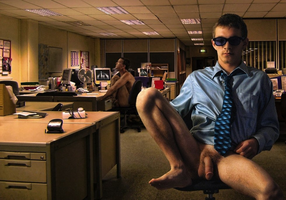 Naked office / The Naked Office Frames from the series