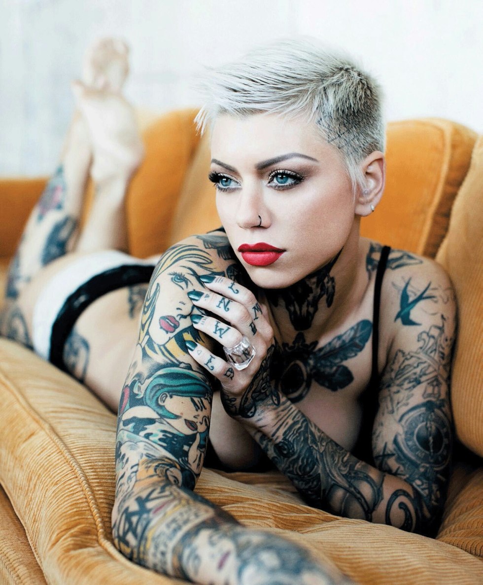 Girls with energy aesthetics