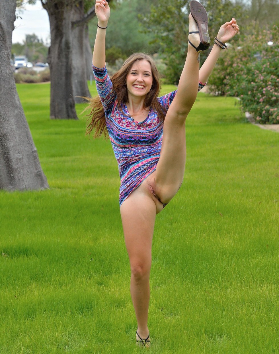 Hairy without panties in the city