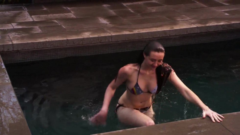 Naked girls hide in winter