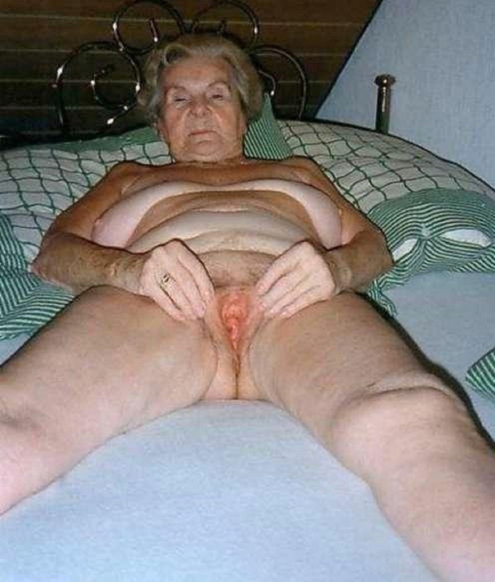 Mature vaginas of Russian aunts