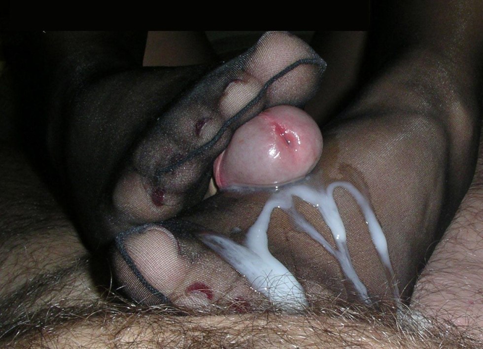 The guy cums on the feet