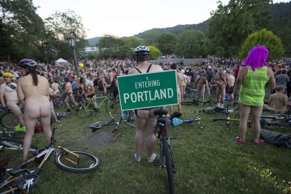 Naked cyclists of men