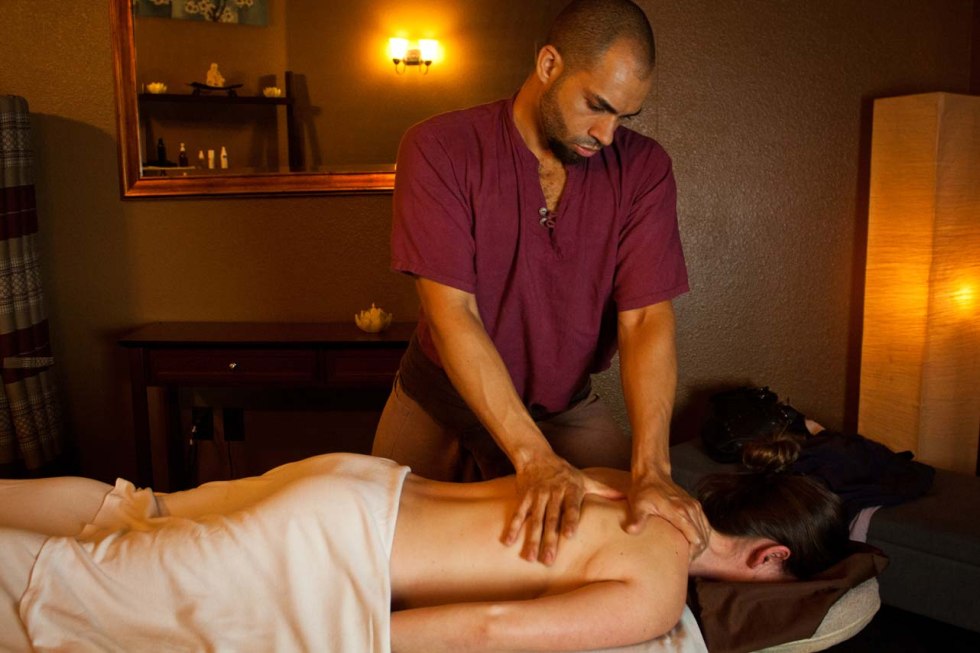 Massage therapist for women
