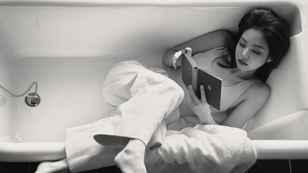 Mila Malkova Hot Tubs Stream Masturbation