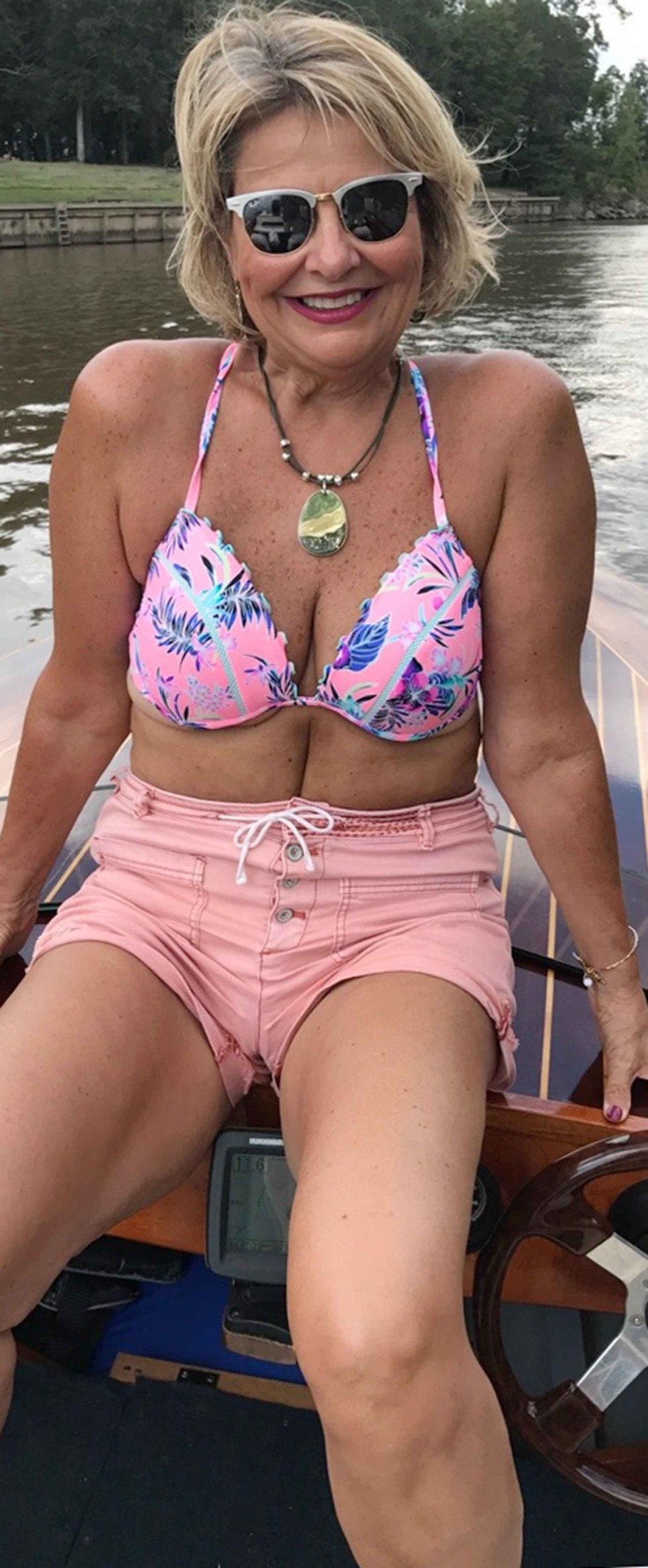 Hairy grandmothers in bikini