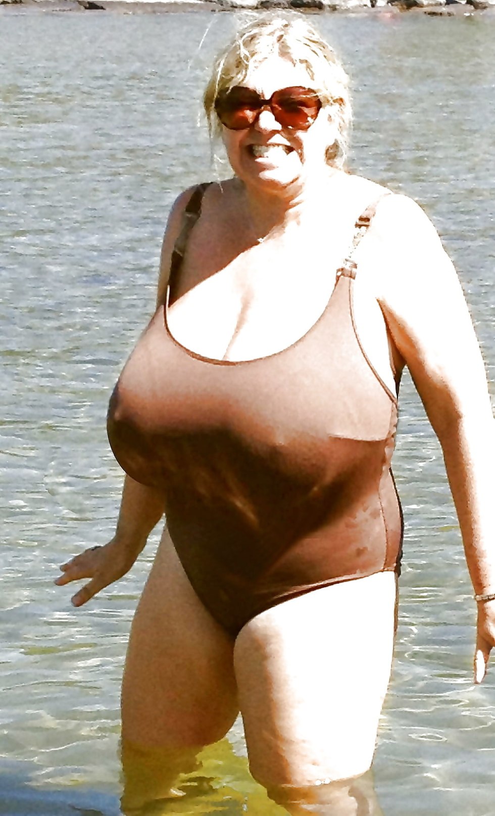 Women in the age of bikini