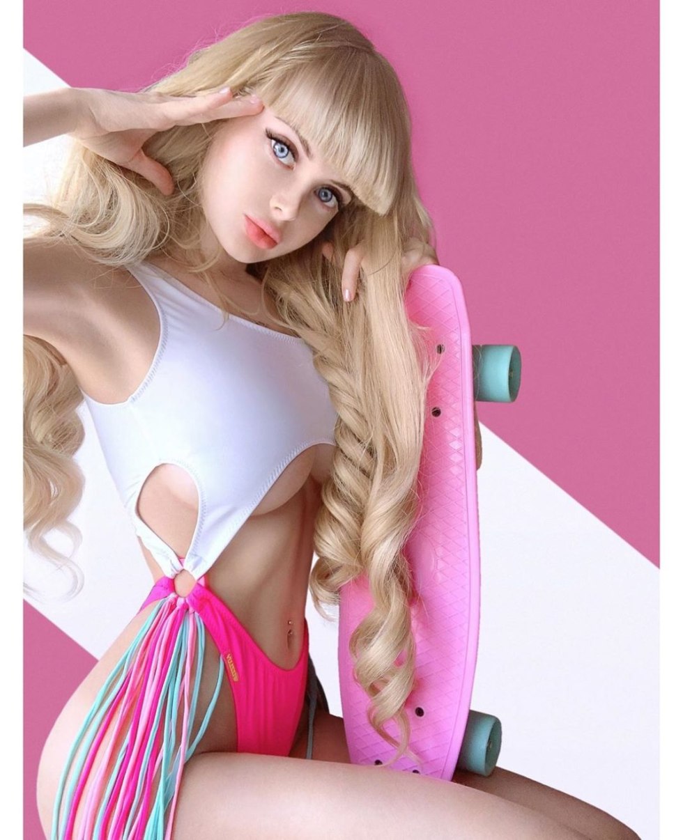 Angelica Kenova drain naked