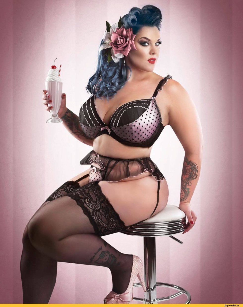 Sofia Rose Model plus saz