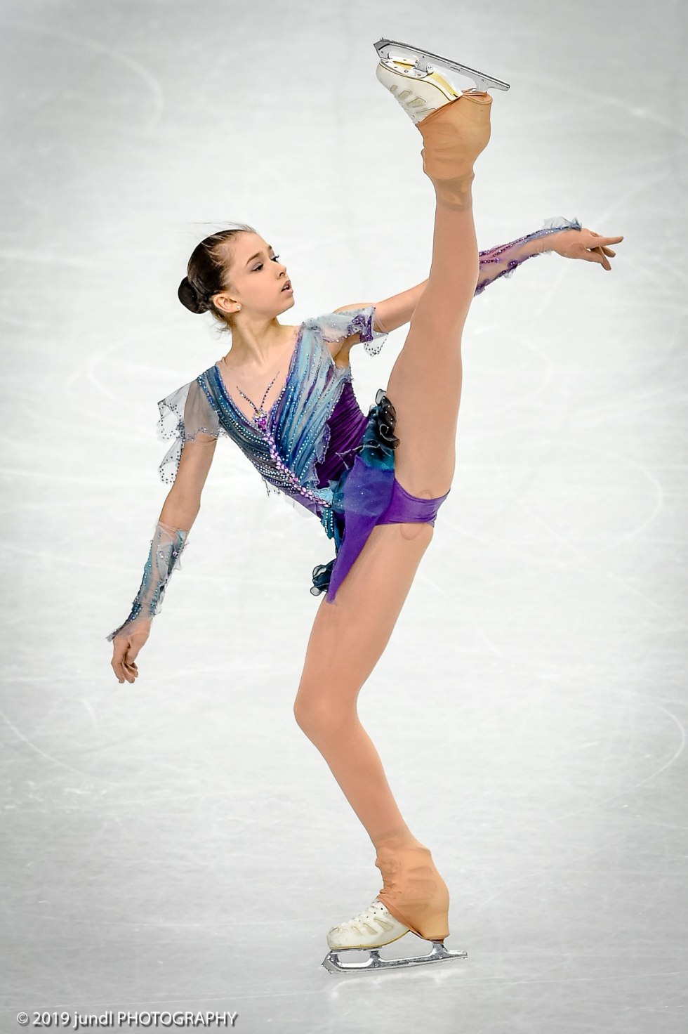 Kamila Valieva White Swan