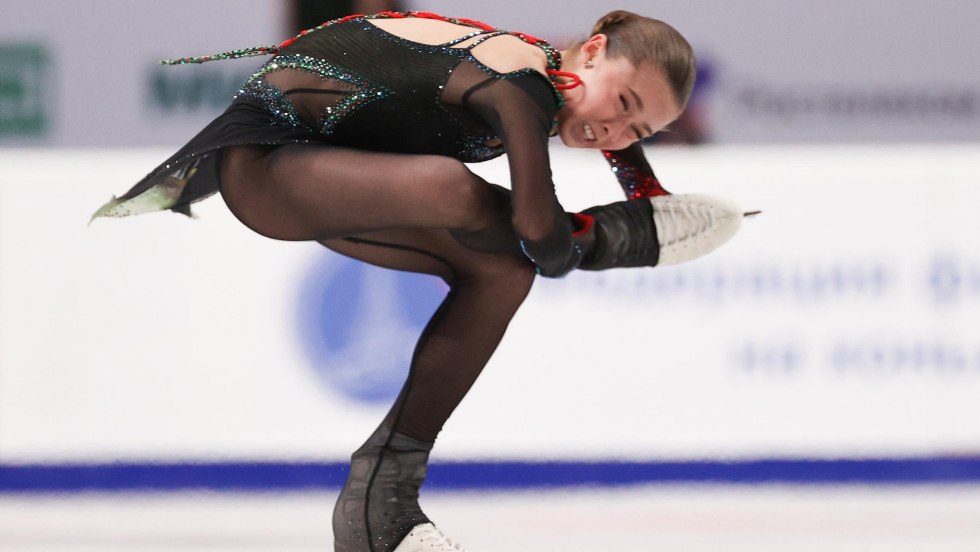 Camila Valieva skater