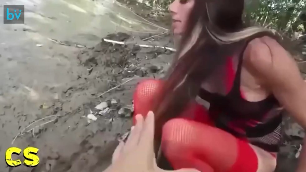 Anime high school students allowed themselves to live in another world