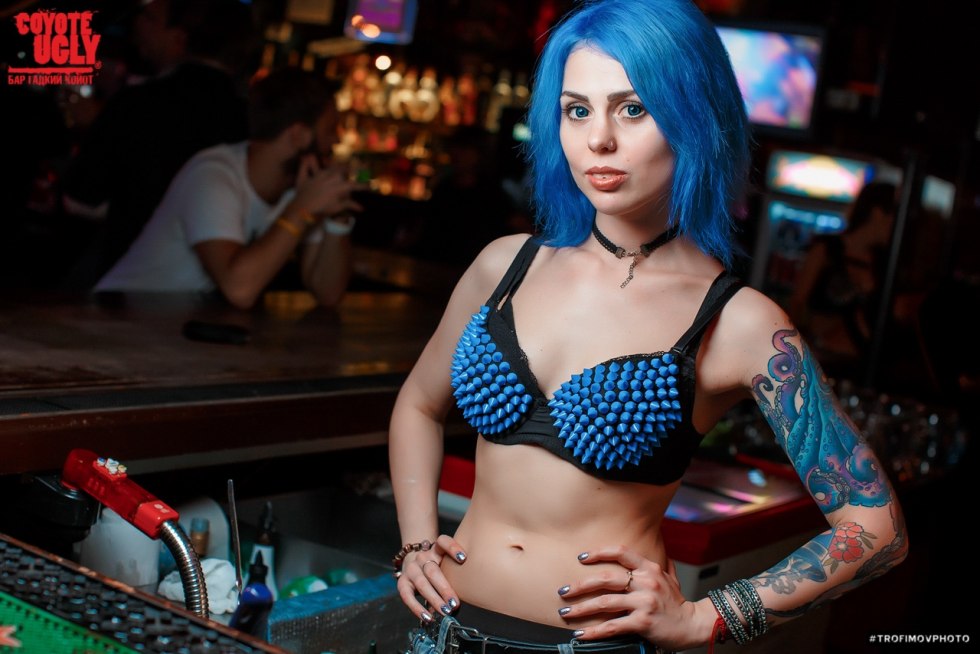 Naked chicks at a party