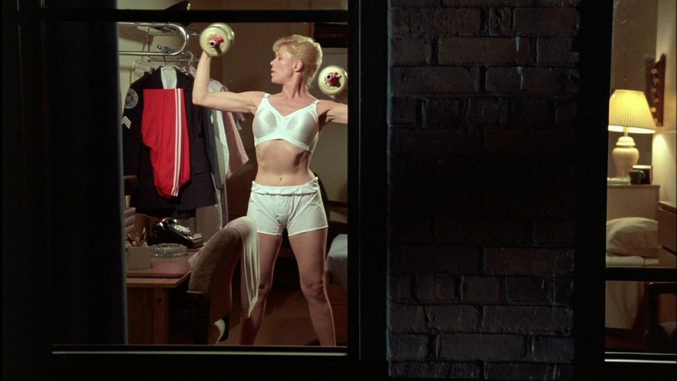 Leslie Isterbruk in underwear