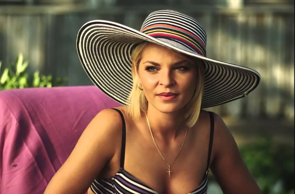 Actress Elena Kuprashevich nude