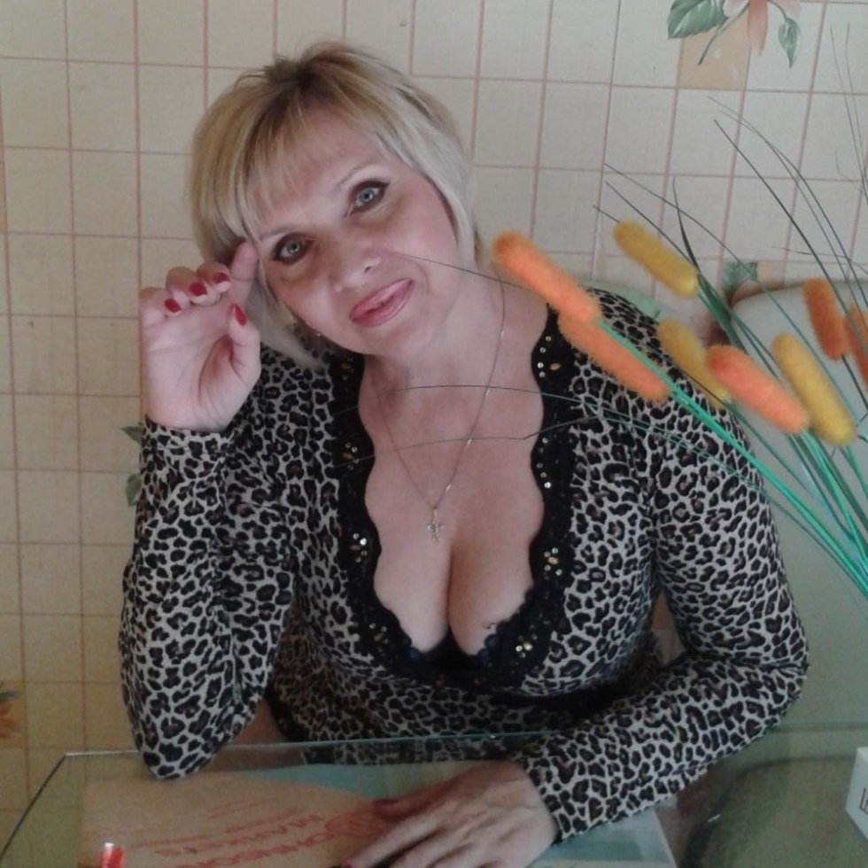 Aunts from social networks