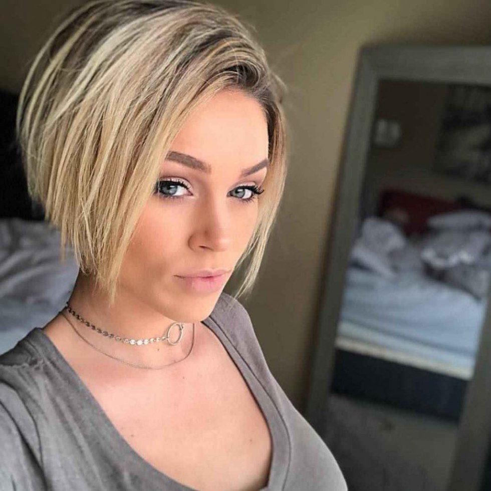 Naked brown -haired brown -haired