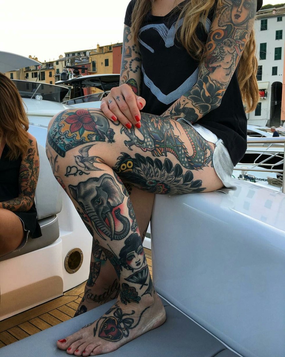 The most tattooed girls without clothes