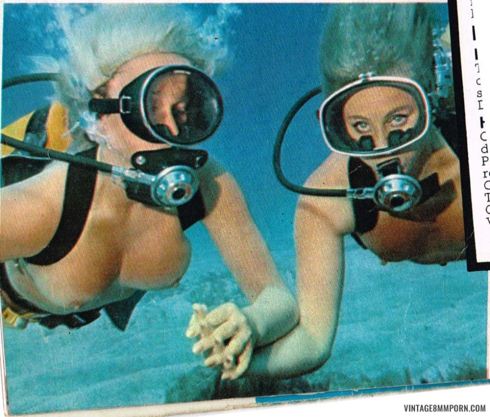 Naked beautiful divers